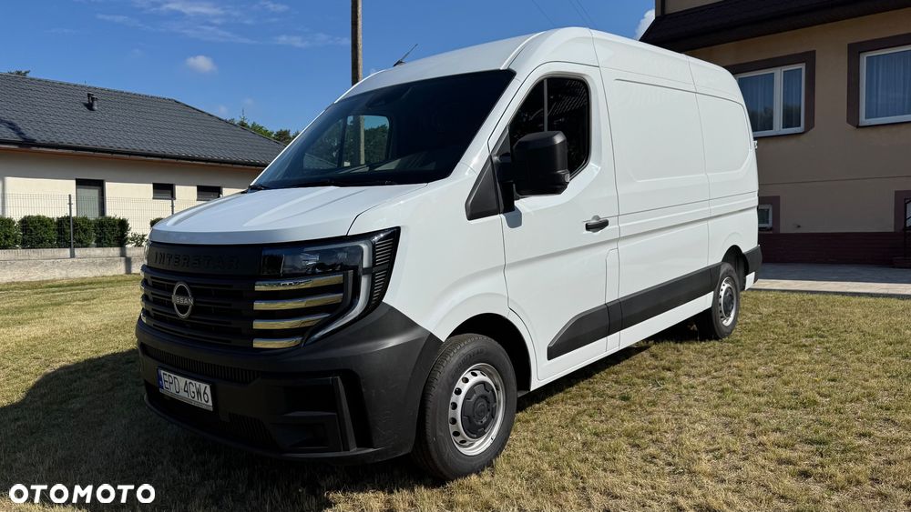 Nissan INTERSTAR - 1