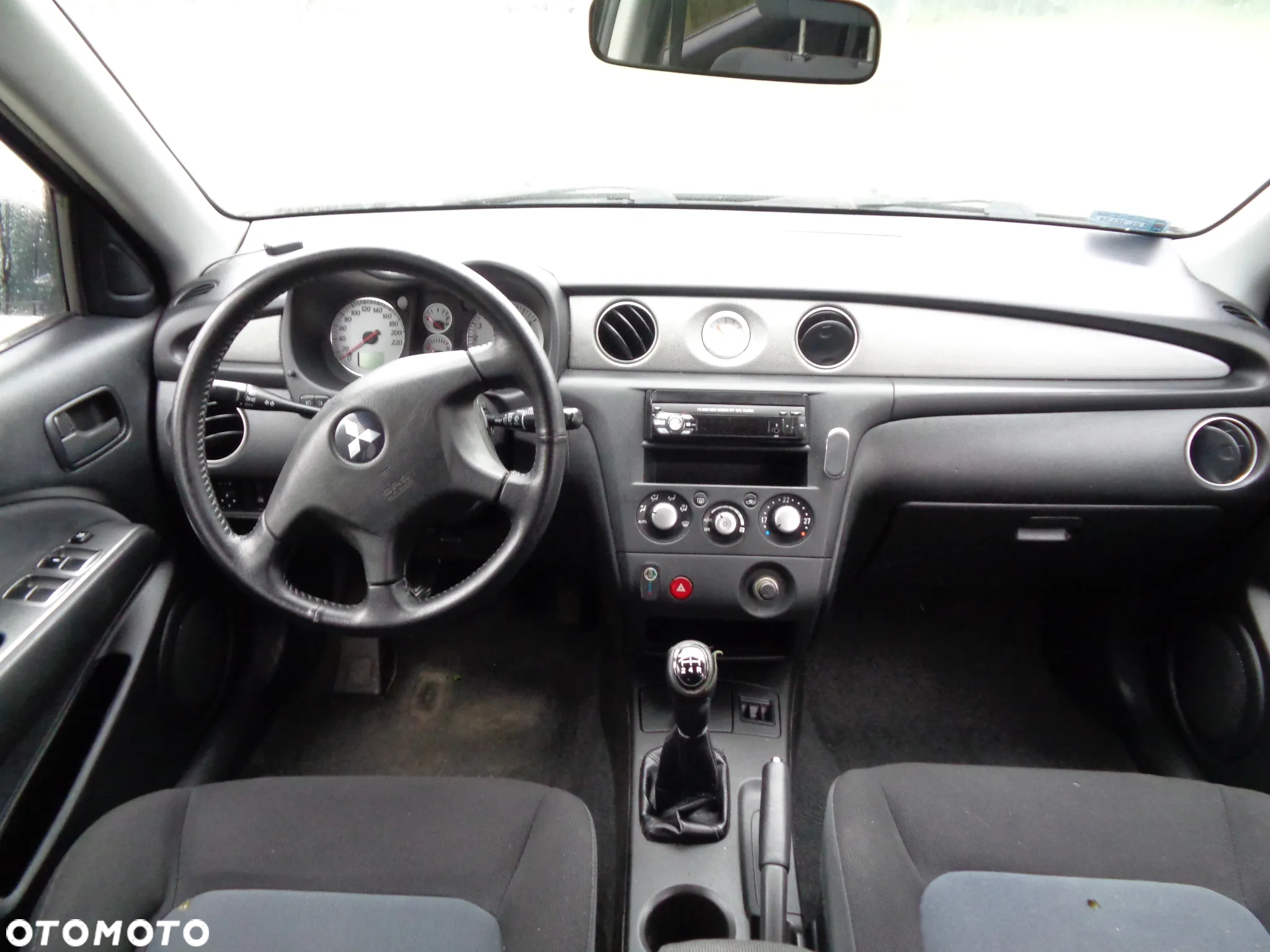 Mitsubishi Outlander 2.0 2WD Invite - 11