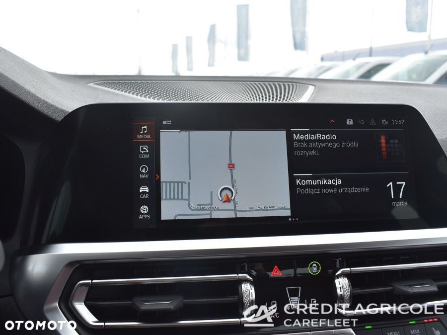 BMW Seria 3 330i xDrive Sport Line - 33