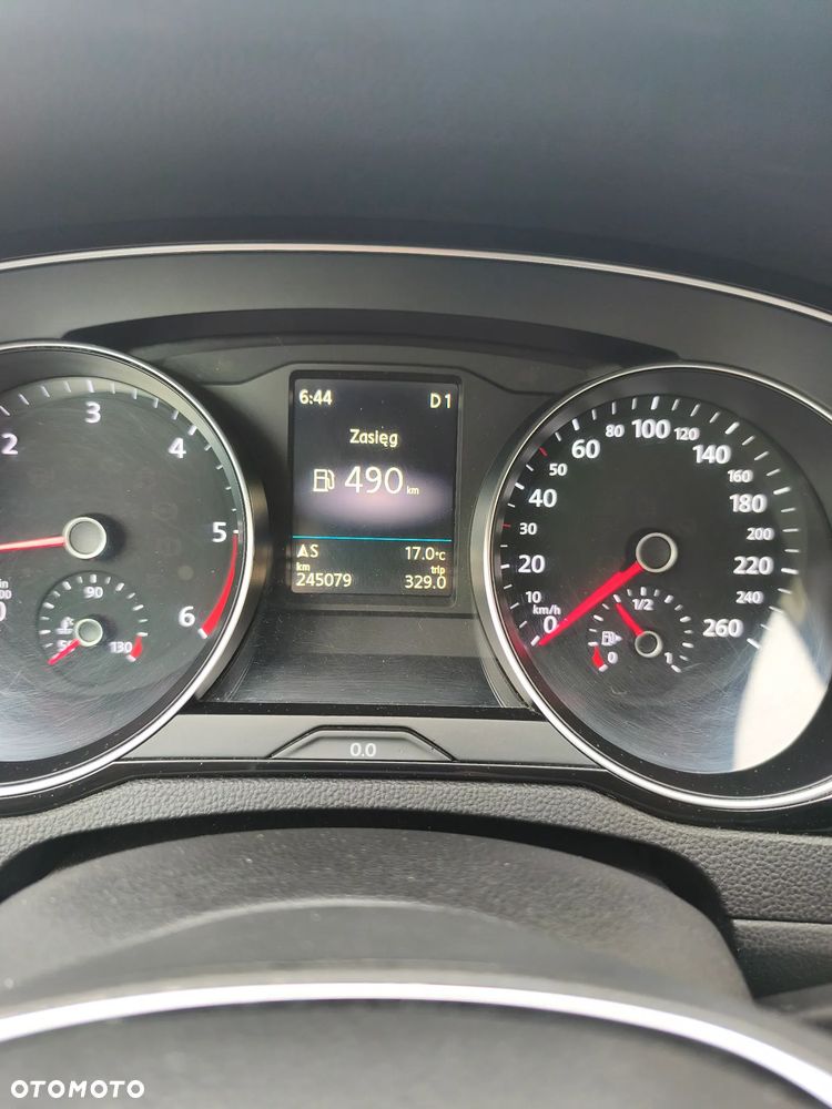Volkswagen Passat 2.0 TDI BMT Comfortline DSG - 10