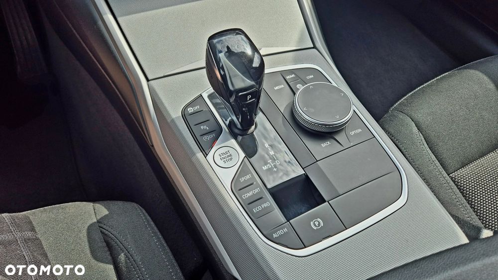 BMW Seria 3 318i - 11