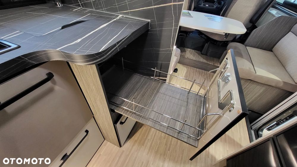 McLOUIS Nevis 879 - 5 osobowy - 19