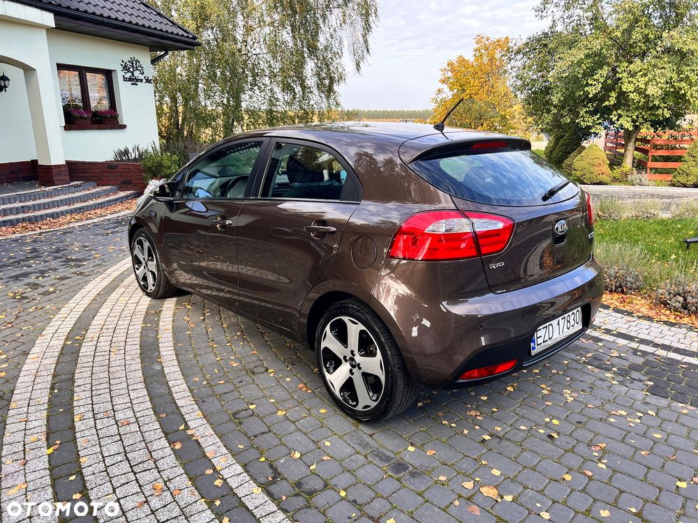Kia Rio - 8