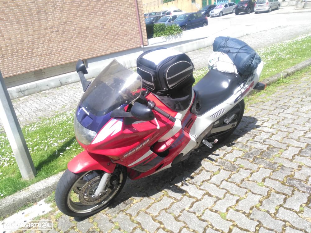 Honda CBR CBR 1000 F - 12