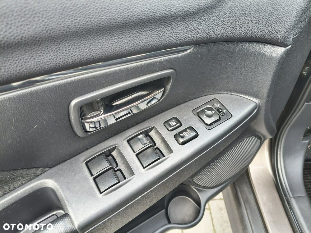 Mitsubishi ASX - 8