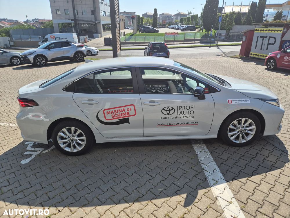 Toyota Corolla 1.8 HSD Business - 14