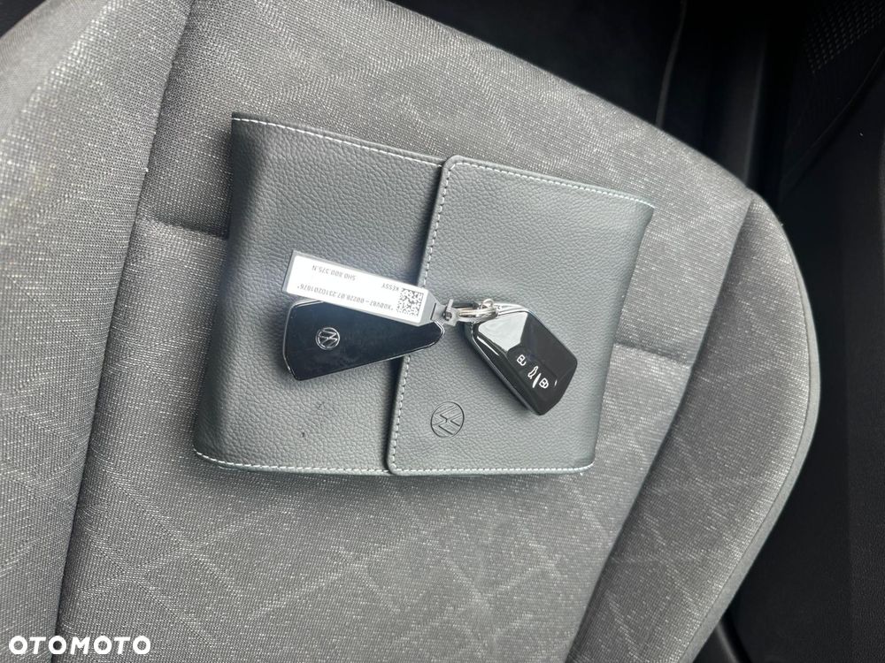 Volkswagen Golf - 23