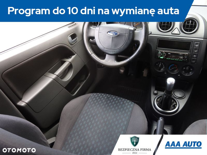 Ford Fiesta - 8