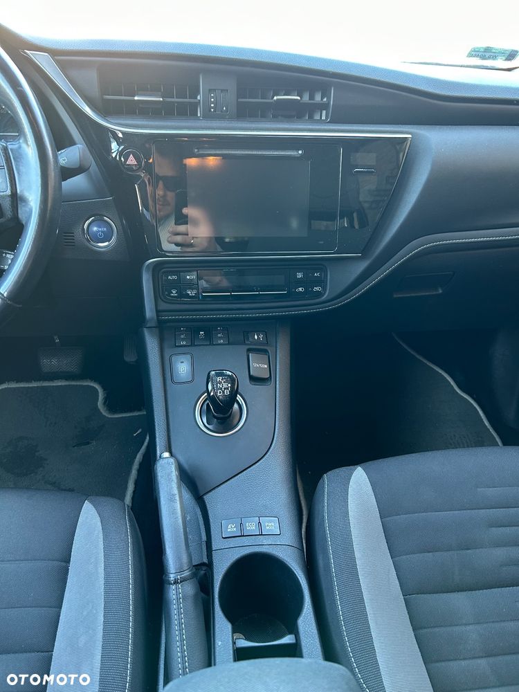 Toyota Auris Hybrid 135 Premium - 11