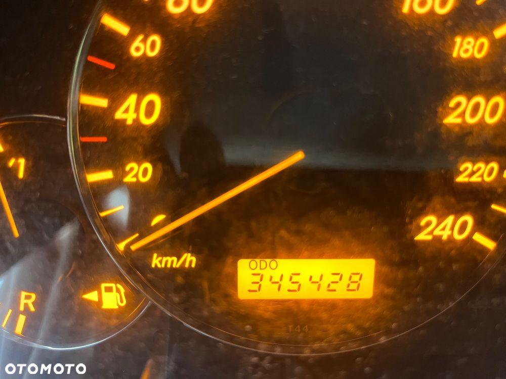 Toyota Avensis 2.2 D-4D Prestige - 15