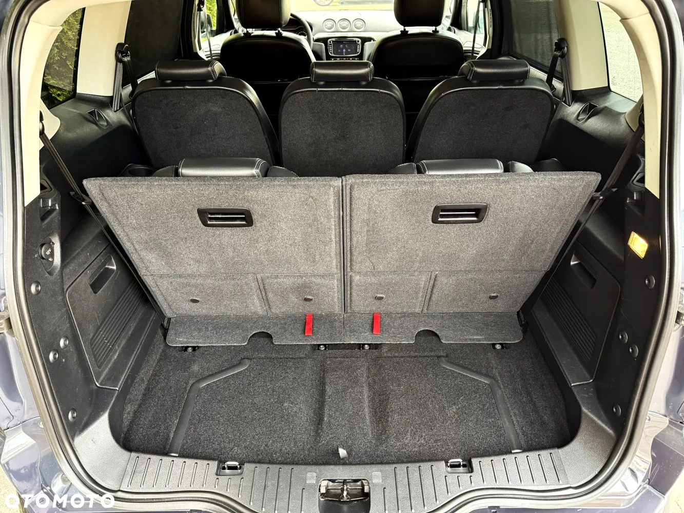 Ford S-Max - 39