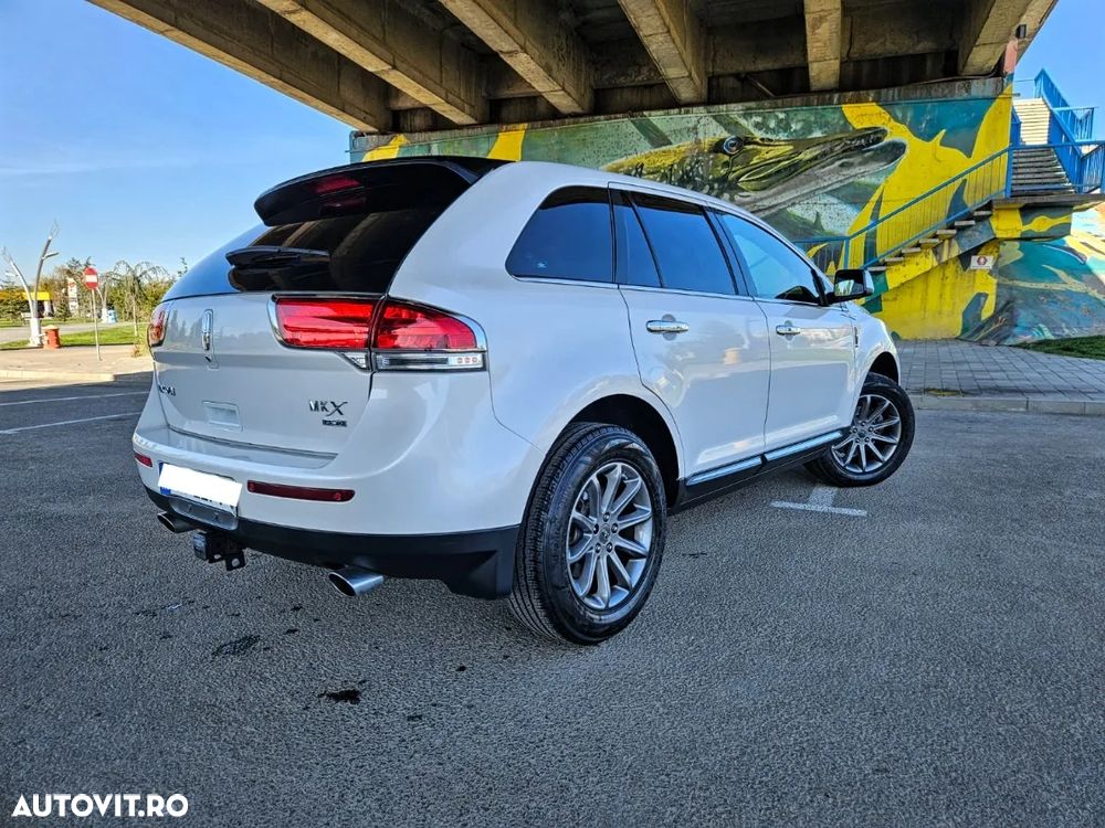 Lincoln MKX - 8