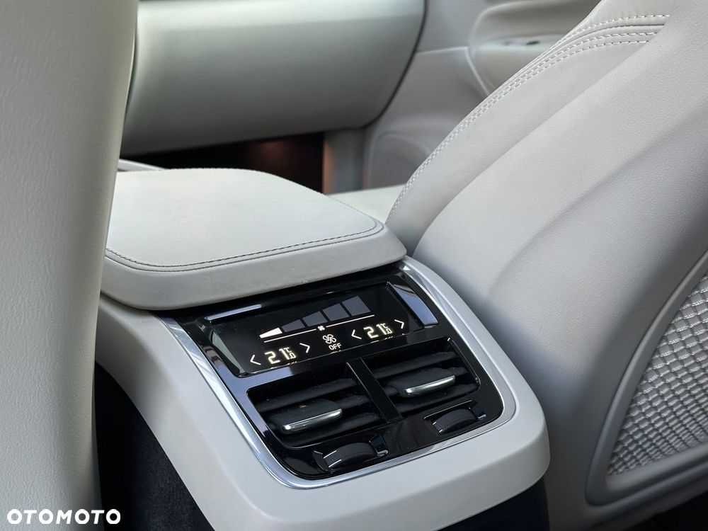 Volvo XC 90 T8 AWD Plug-In Hybrid Inscription 7os - 22