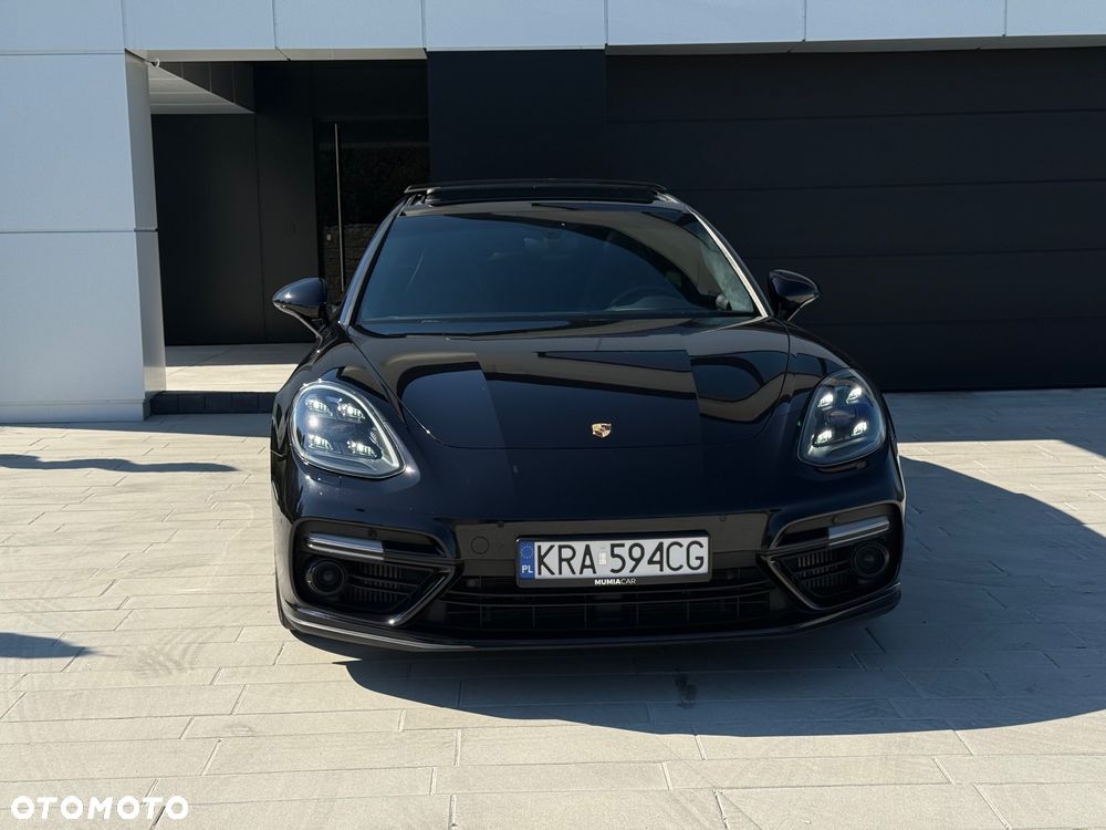 Porsche Panamera Turbo Sport Turismo - 23