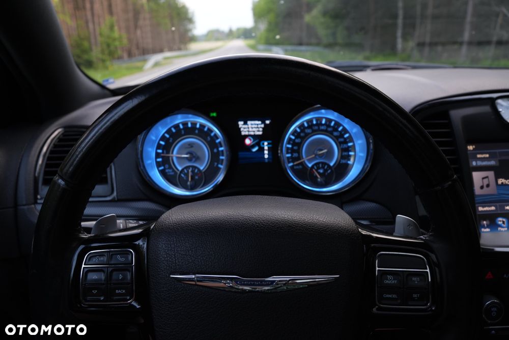 Chrysler 300s - 9