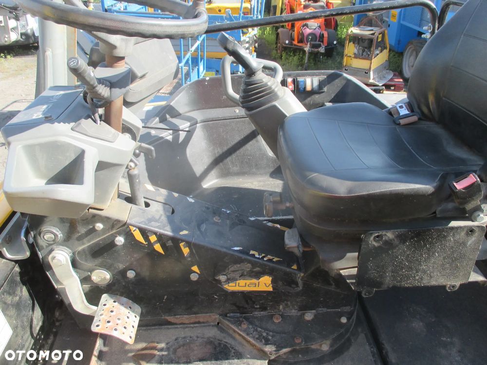 Wacker Neuson DV60 - 10