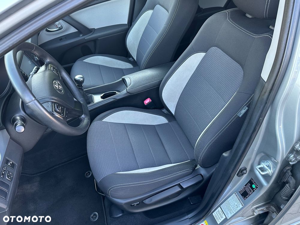 Toyota Avensis Touring Sports 1.8 Comfort - 21