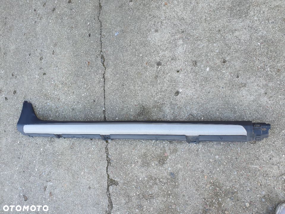 Ford Fiesta Mk8 Active 17- prawa nakładka progowa listwa próg