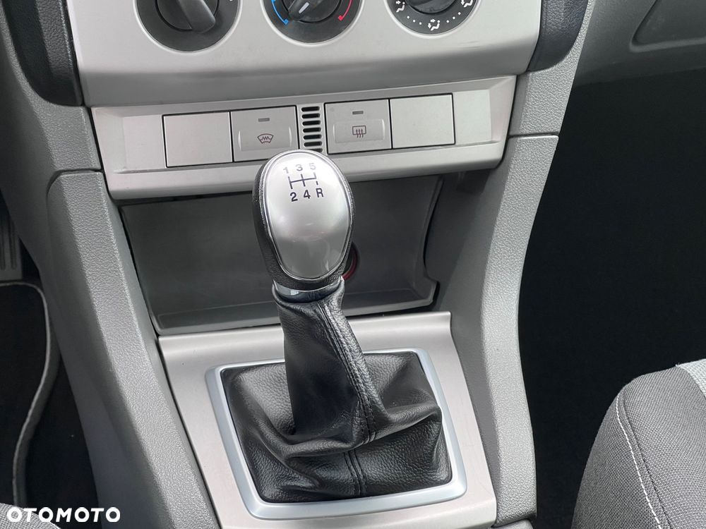 Ford Focus 1.8 Style - 28