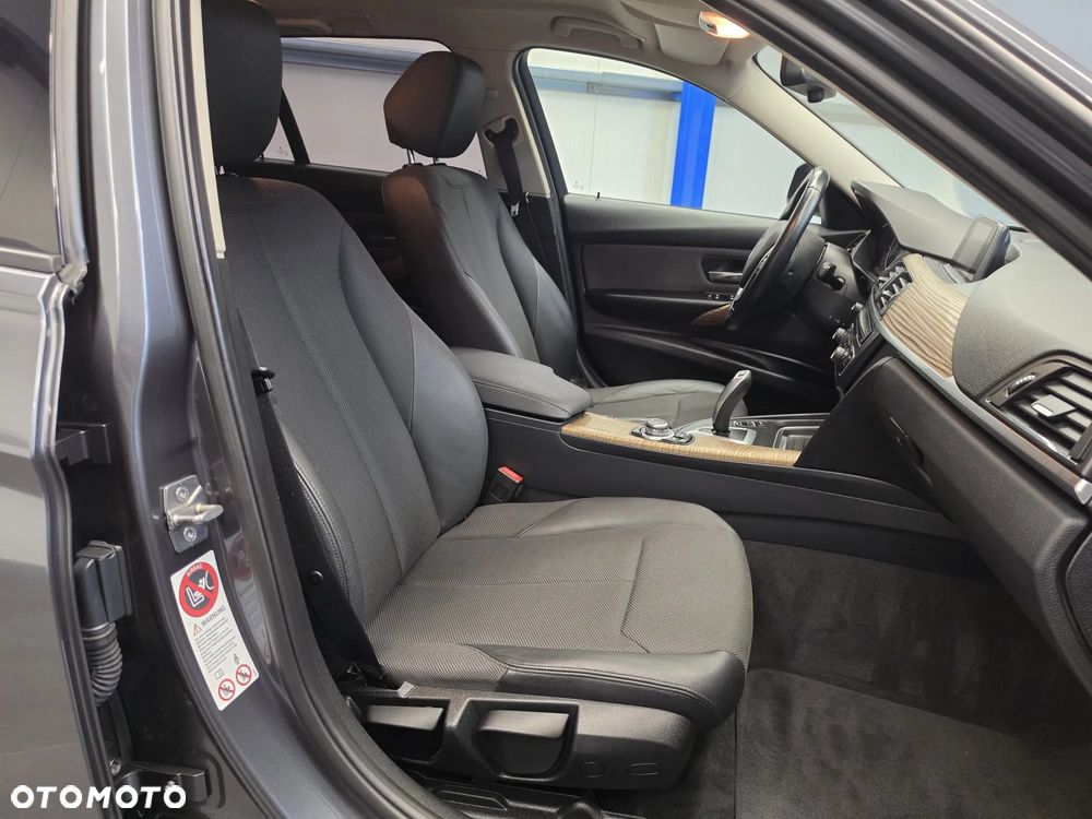 BMW Seria 3 318d Blue Performance Modern Line - 32