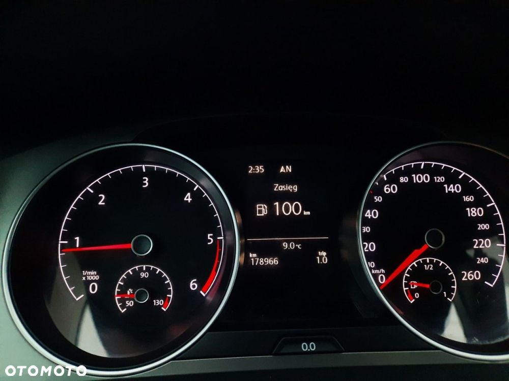 Volkswagen Golf - 27