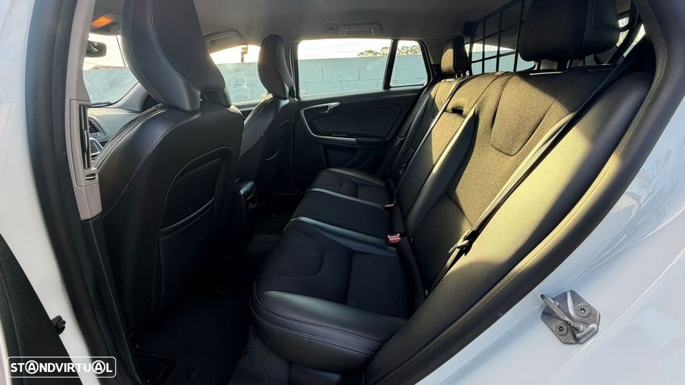 Volvo V60 2.4 D6 Momentum AWD Phev - 21