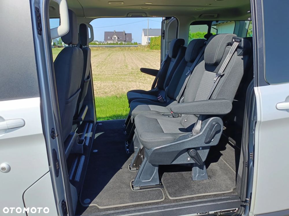 Ford Tourneo Custom - 17