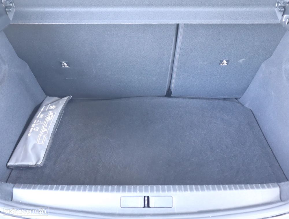 Peugeot 208 1.2 Hybrid Allure e-DCS6 - 52