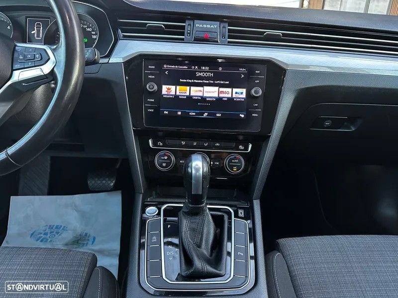 VW Passat Variant 2.0 TDi Business DSG - 24