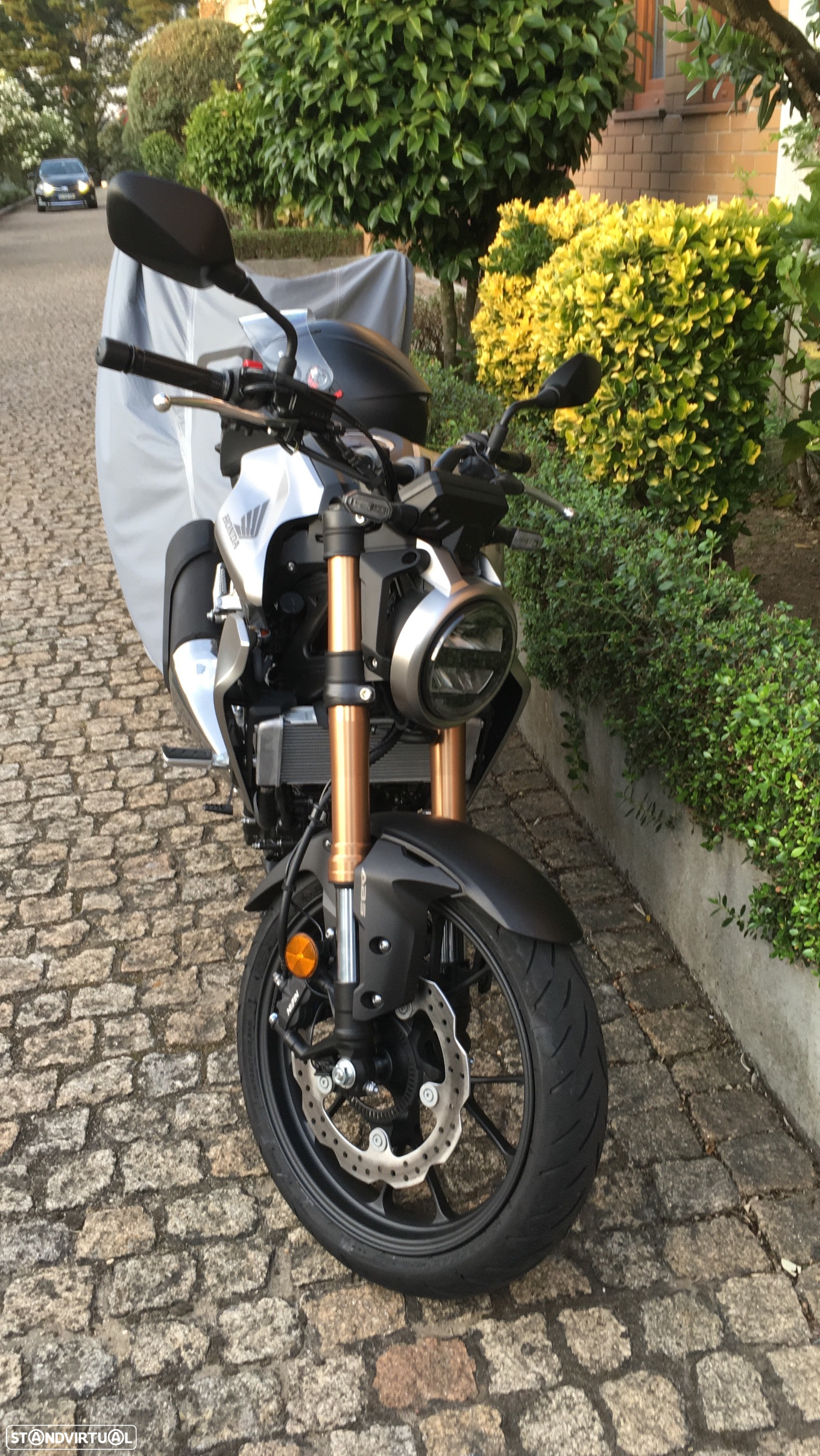 Honda CB 300 R - 4