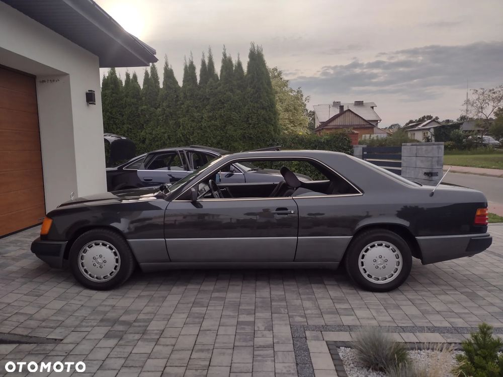 Mercedes-Benz W124 (1984-1993) - 24