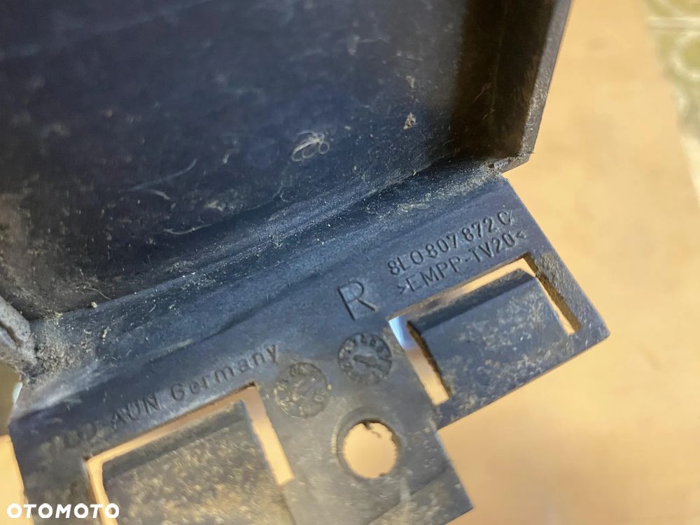 Listwa pod lampę tył blenda Audi A3 8L lift LY5K prawa lewa OE - 4