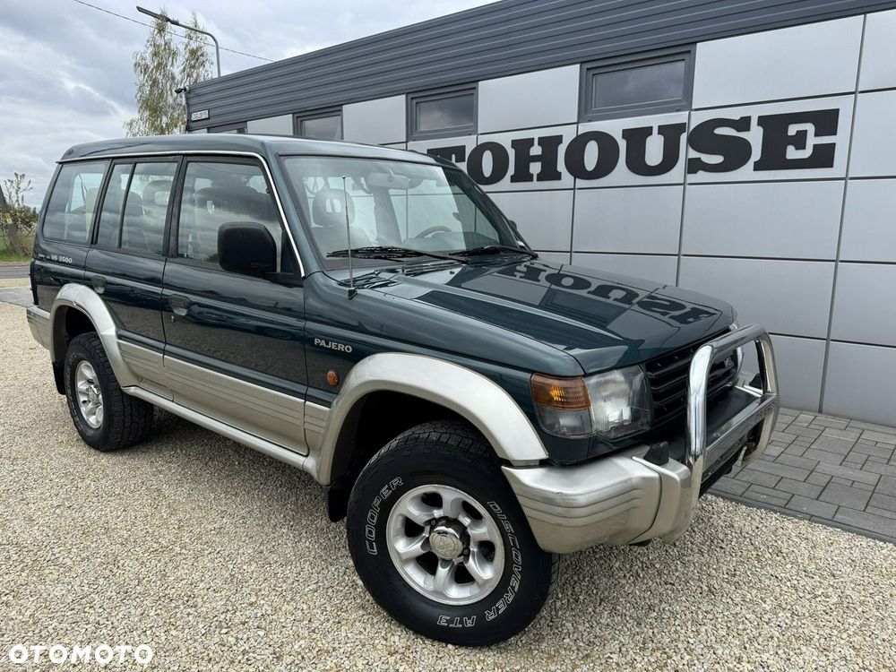 Mitsubishi Pajero - 1