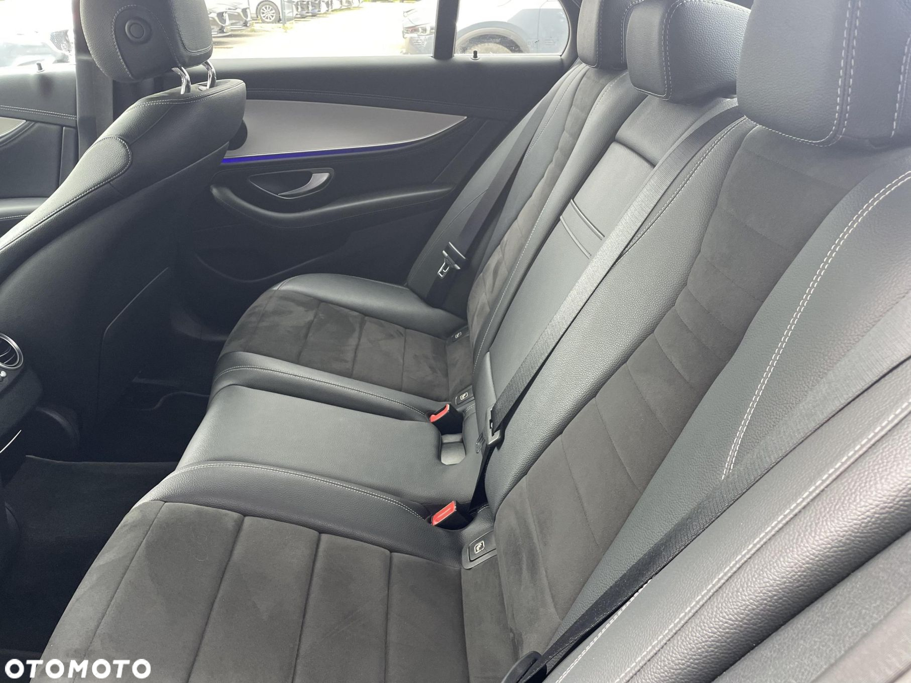 Mercedes-Benz Klasa E 220 d 4-Matic 9G-TRONIC - 16