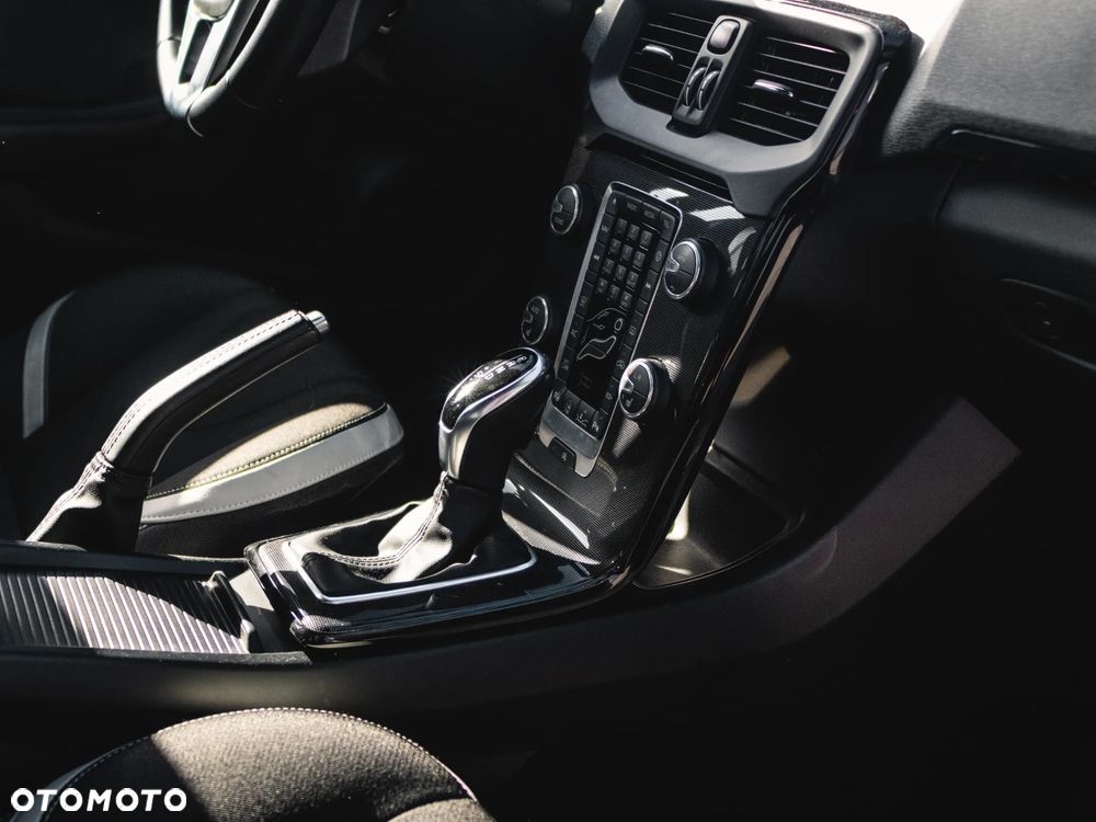 Volvo V40 D3 Drive-E Inscription - 22