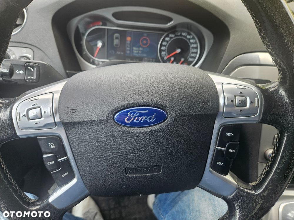 Ford S-Max - 8