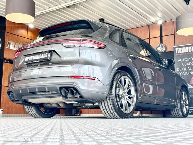 Porsche Cayenne Platinum Edition - 26