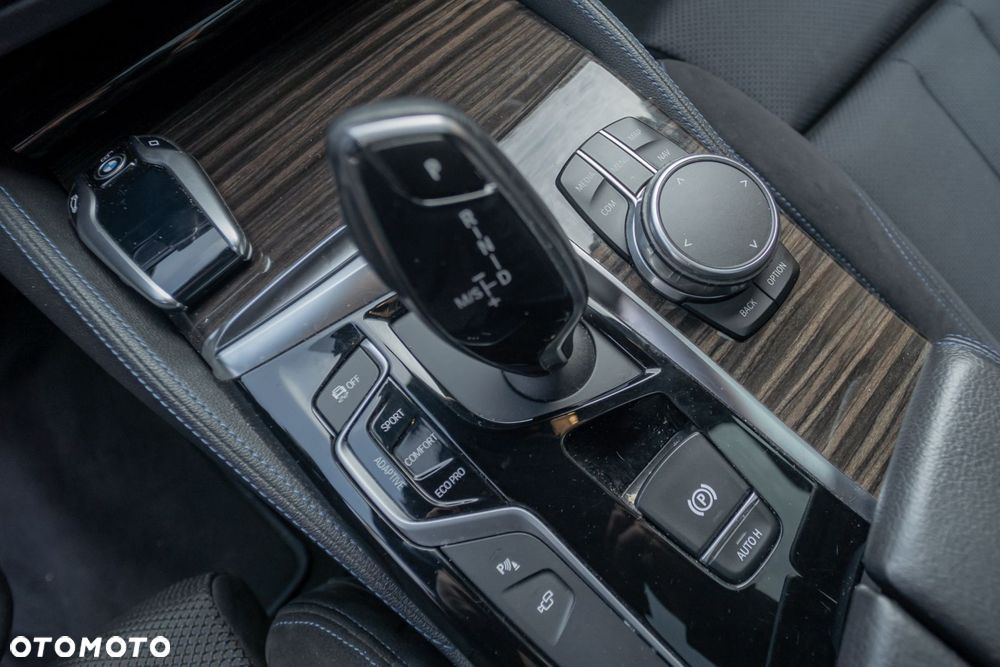 BMW Seria 5 520d xDrive M Sport Edition - 15