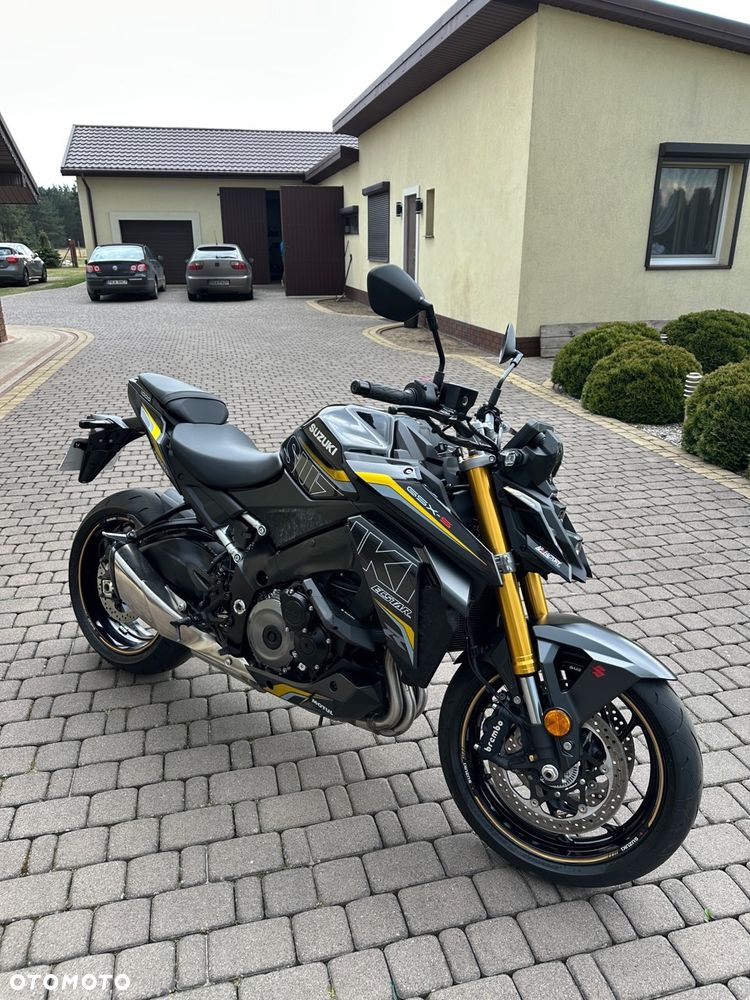 Suzuki GSX - 1