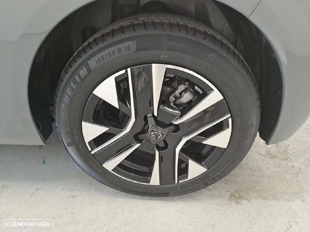 Peugeot 208 1.2 Hybrid Allure e-DCS6 - 11
