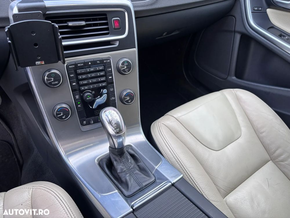 Volvo V60 D3 Start-Stop Summum - 25