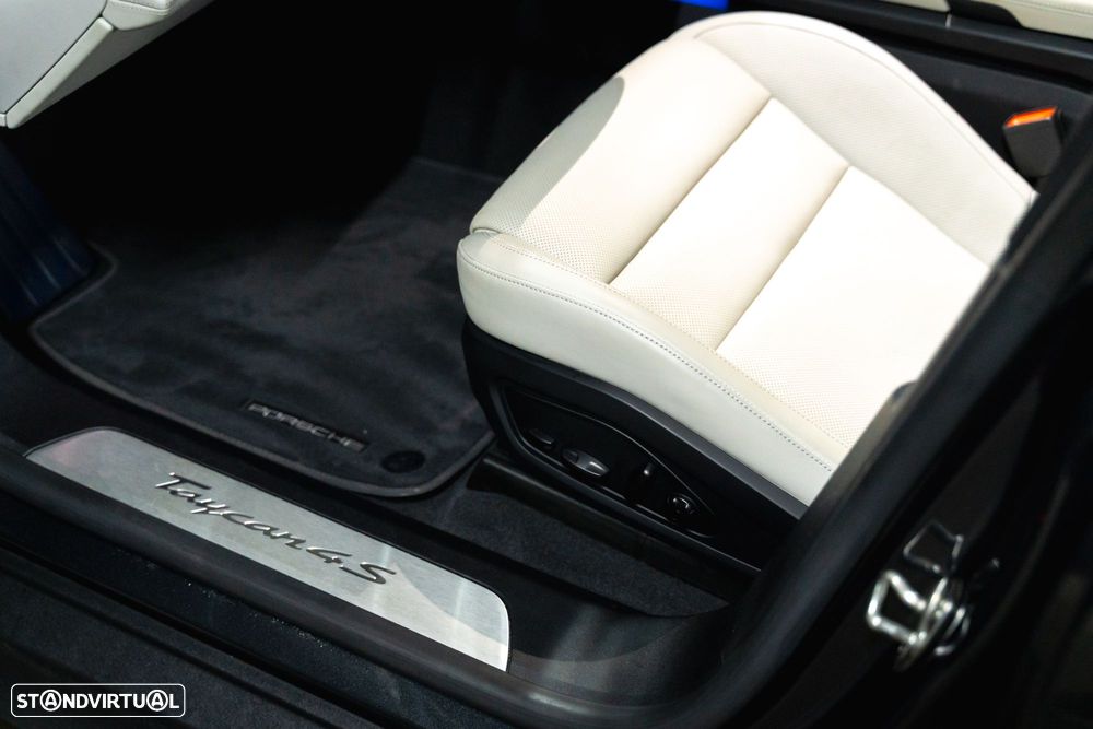 Porsche Taycan 4S - 6