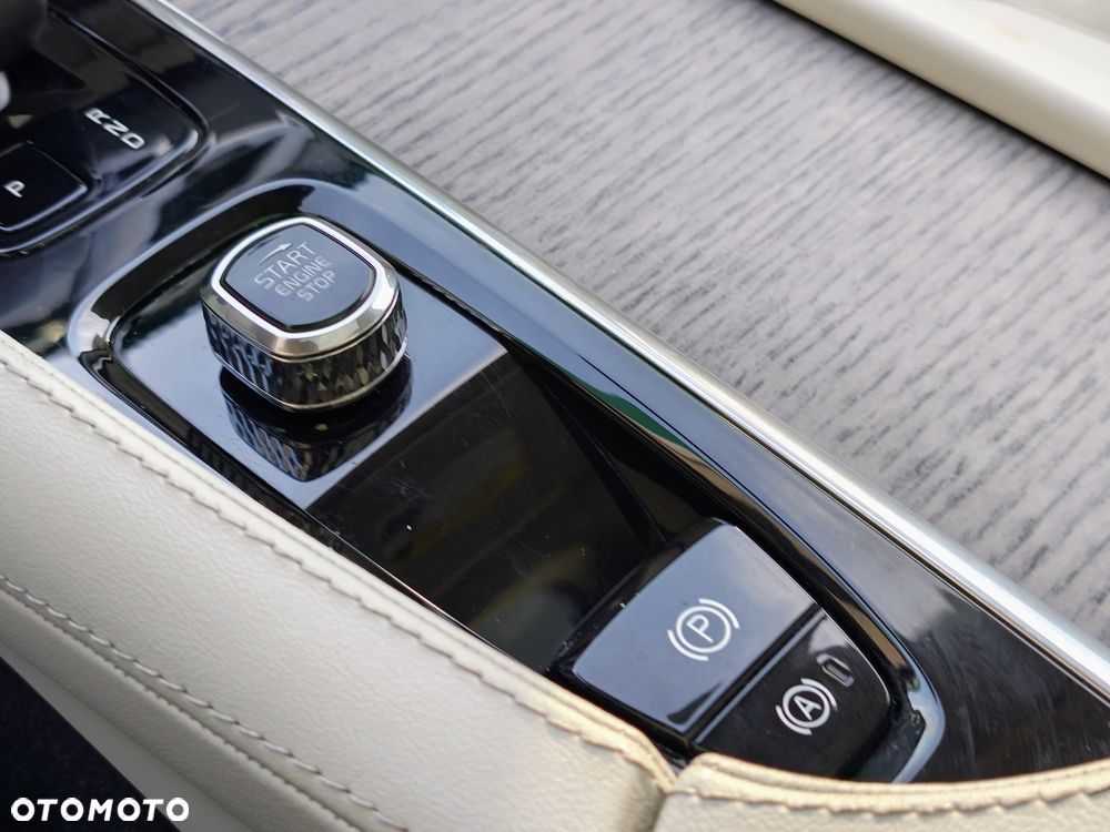 Volvo XC 90 - 20