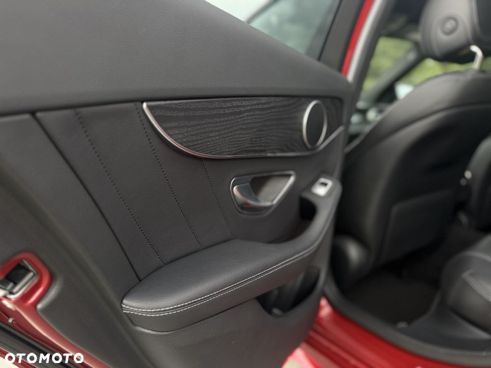 Mercedes-Benz Klasa C 300 9G-TRONIC AMG Line - 38