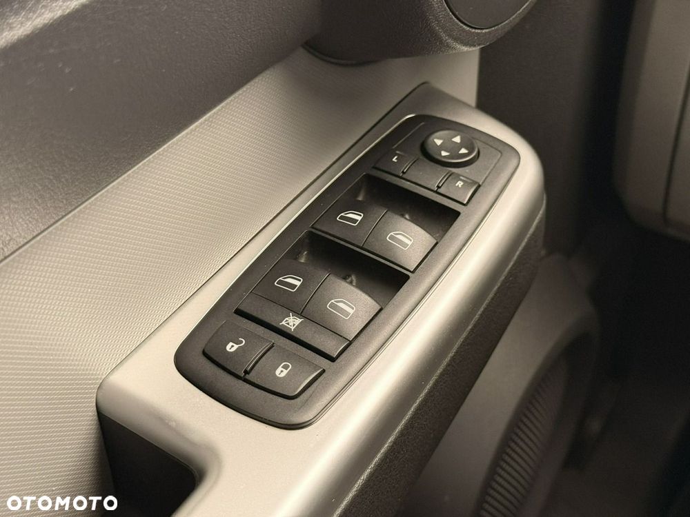 Dodge Nitro 2.8 CRD DPF Automatik SXT - 15