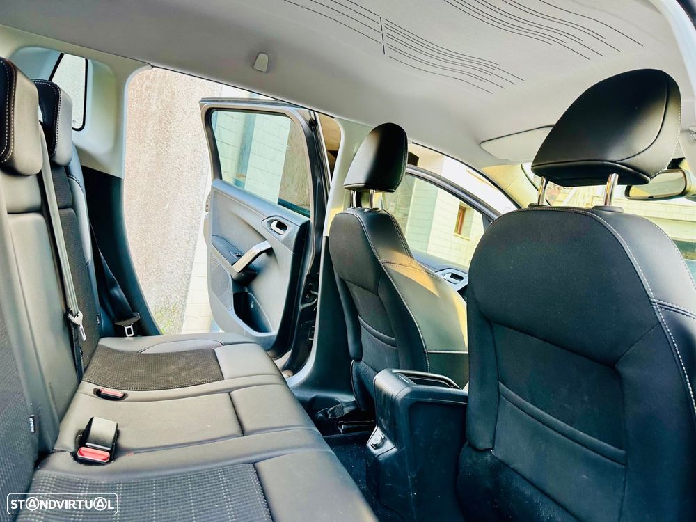 Peugeot 2008 1.2 PureTech Allure - 6