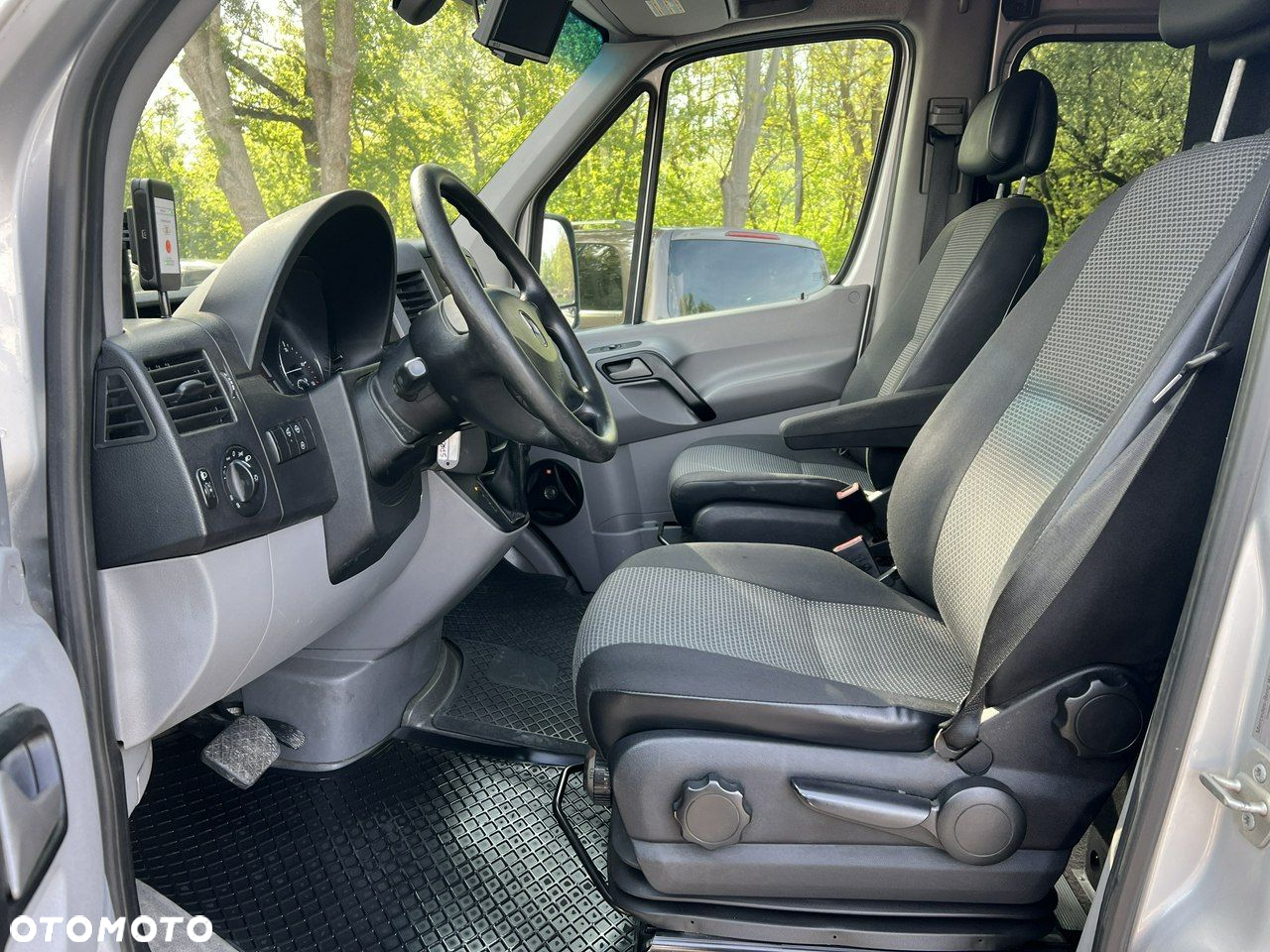 Mercedes-Benz Sprinter - 11