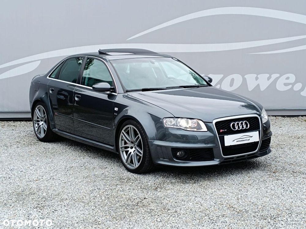 Audi RS4 Limousine - 15