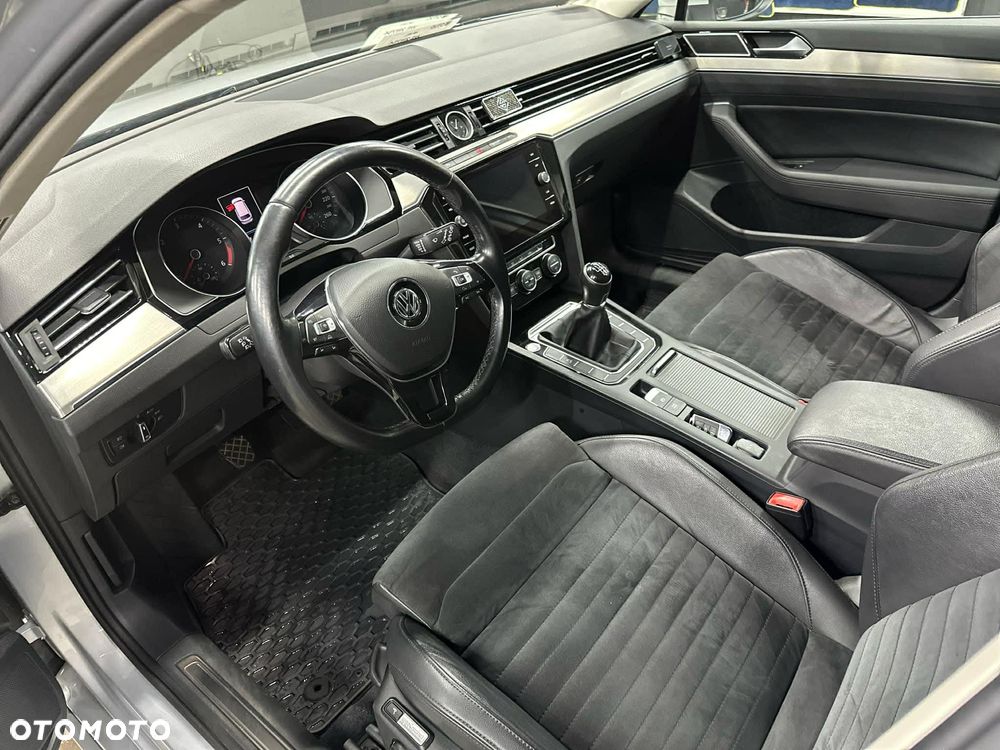Volkswagen Passat 2.0 TDI SCR Highline - 4