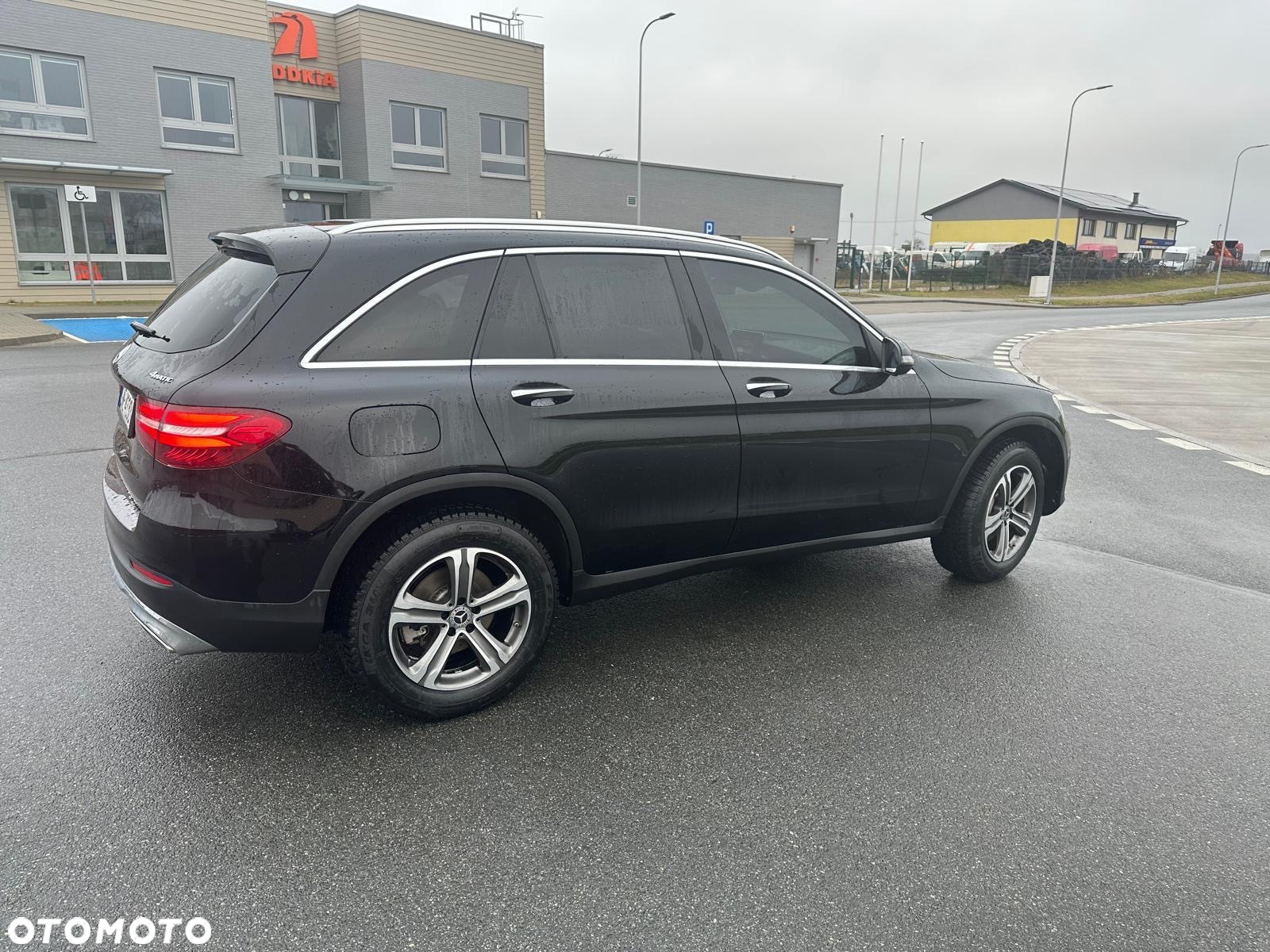 Mercedes-Benz GLC 300 Coupe 4Matic 9G-TRONIC - 4